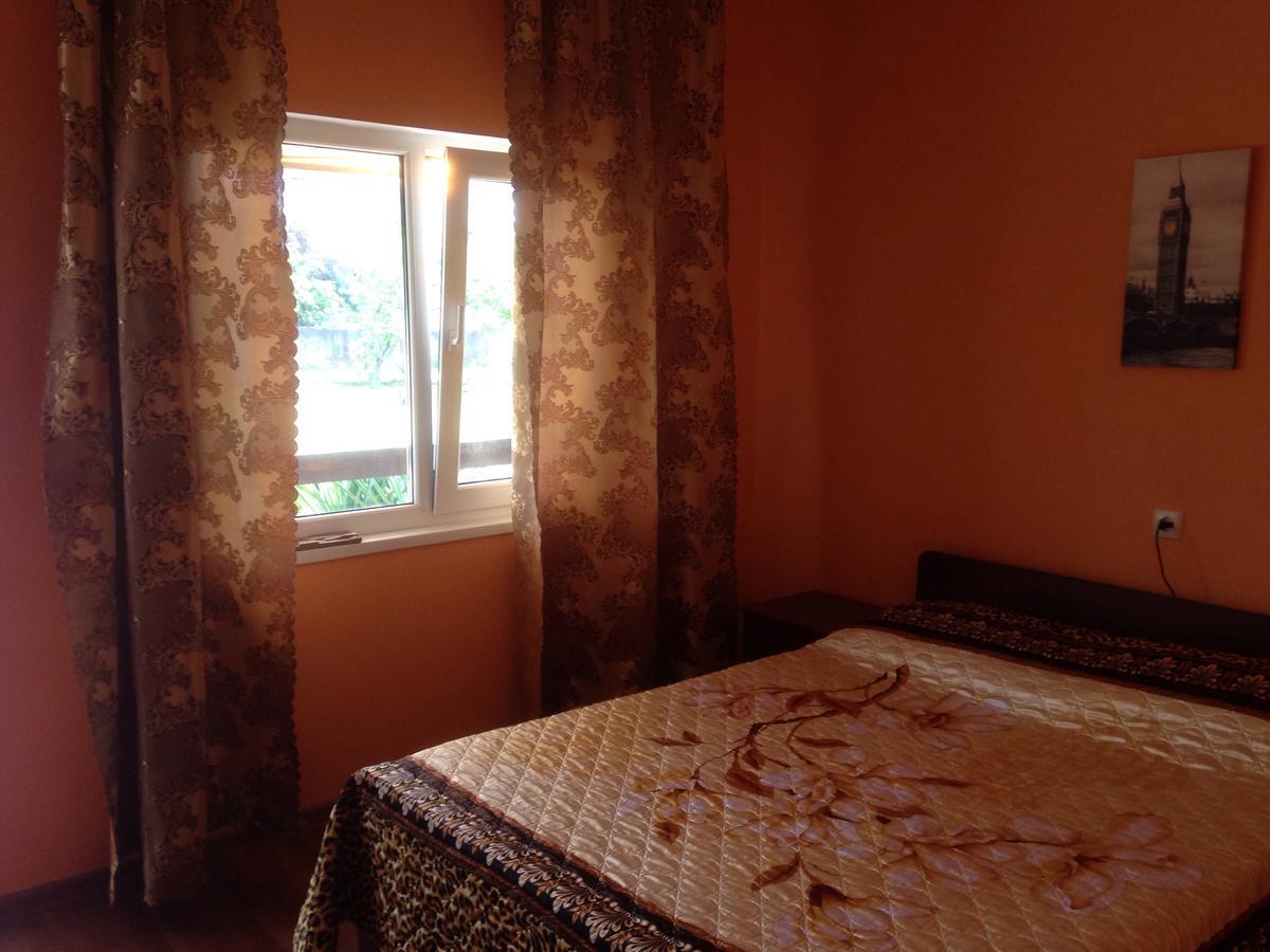 Изабелла Hotel Pizunda Ngoại thất bức ảnh